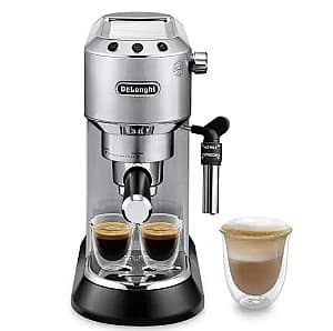 Cafetiera DeLonghi EC685M