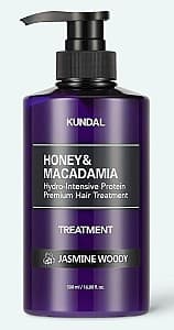 Conditioner pentru par Kundal Treatment Jasmine Woody