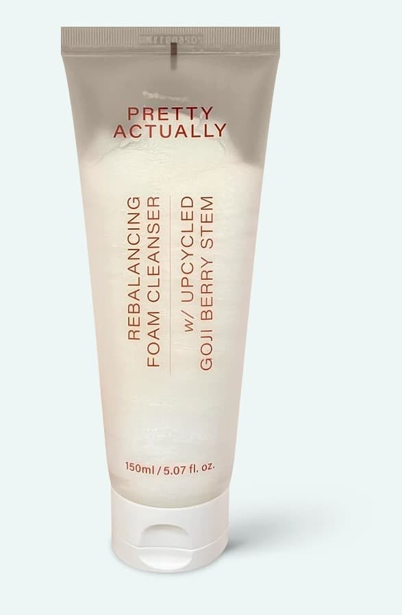 Мыло для лица Pretty Actually Rebalancing Foam Cleanser w/ Upcycled Goji Berry Stem