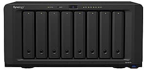 Сетевое хранилище данных Synology DS1821+