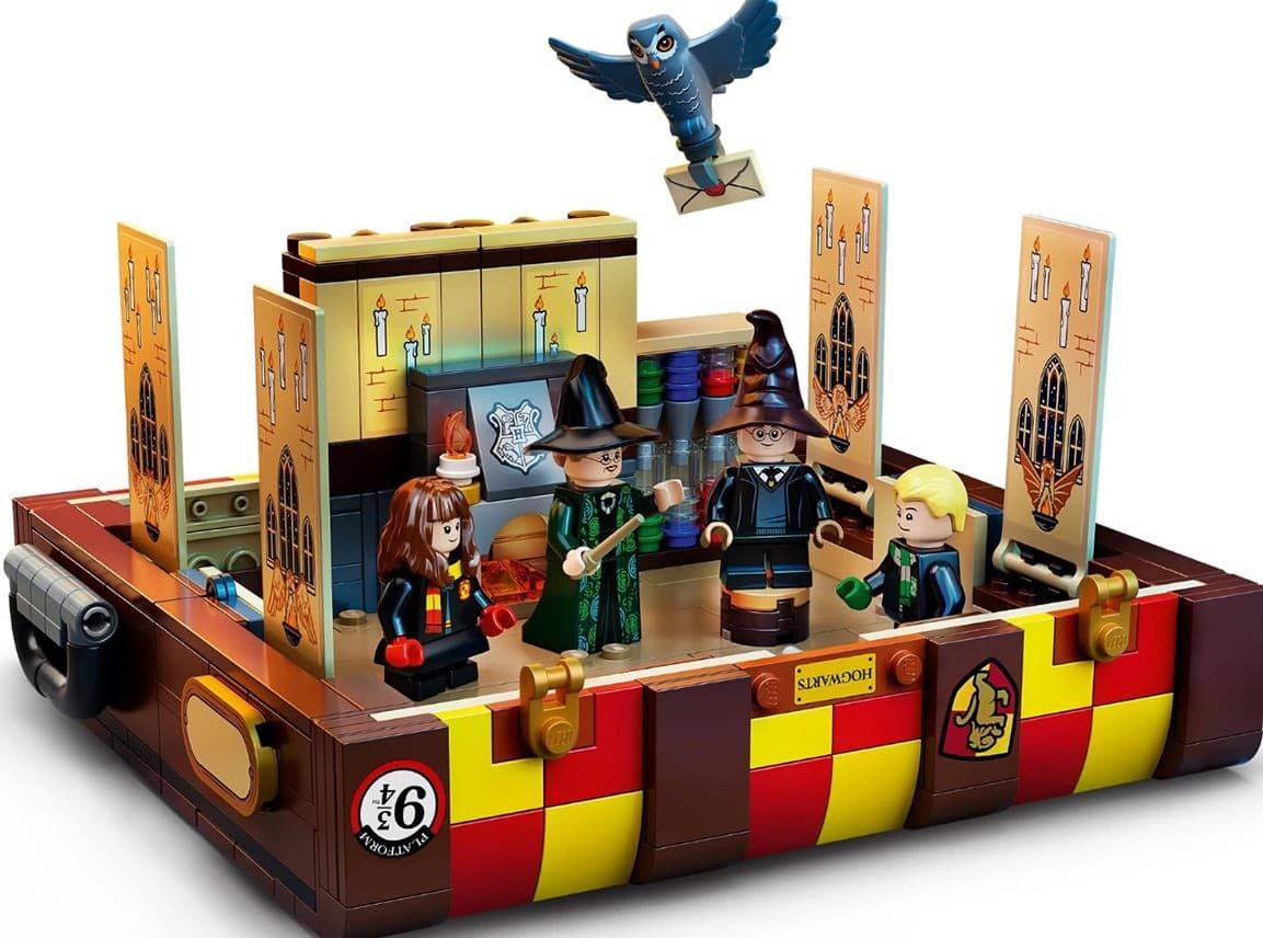 Конструктор LEGO Harry Potter: Hogwards Magical Truck (76399)