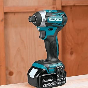 Гайковерт Makita DTD154Z