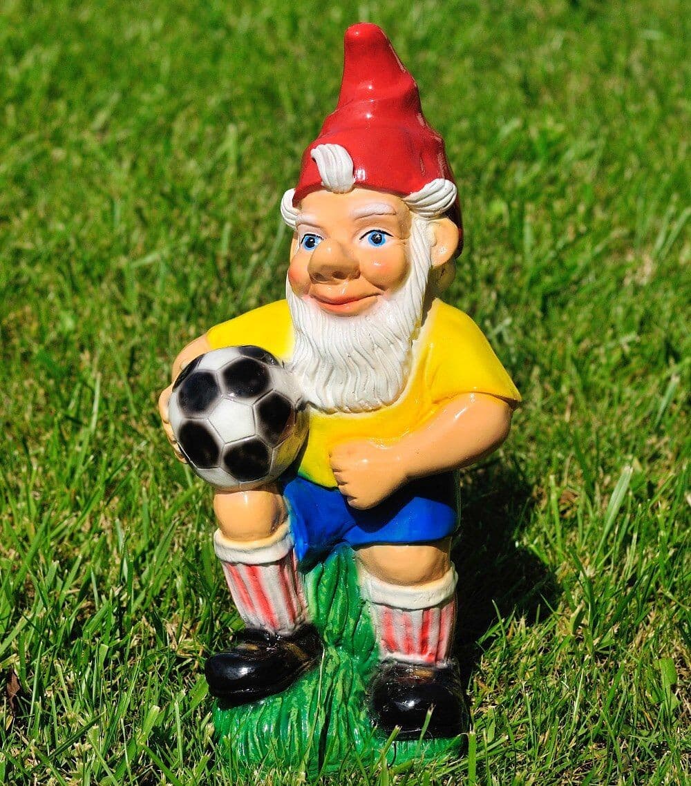 Decor pentru gradina Art Figure Pitic fotbalist (mic) (5.031)