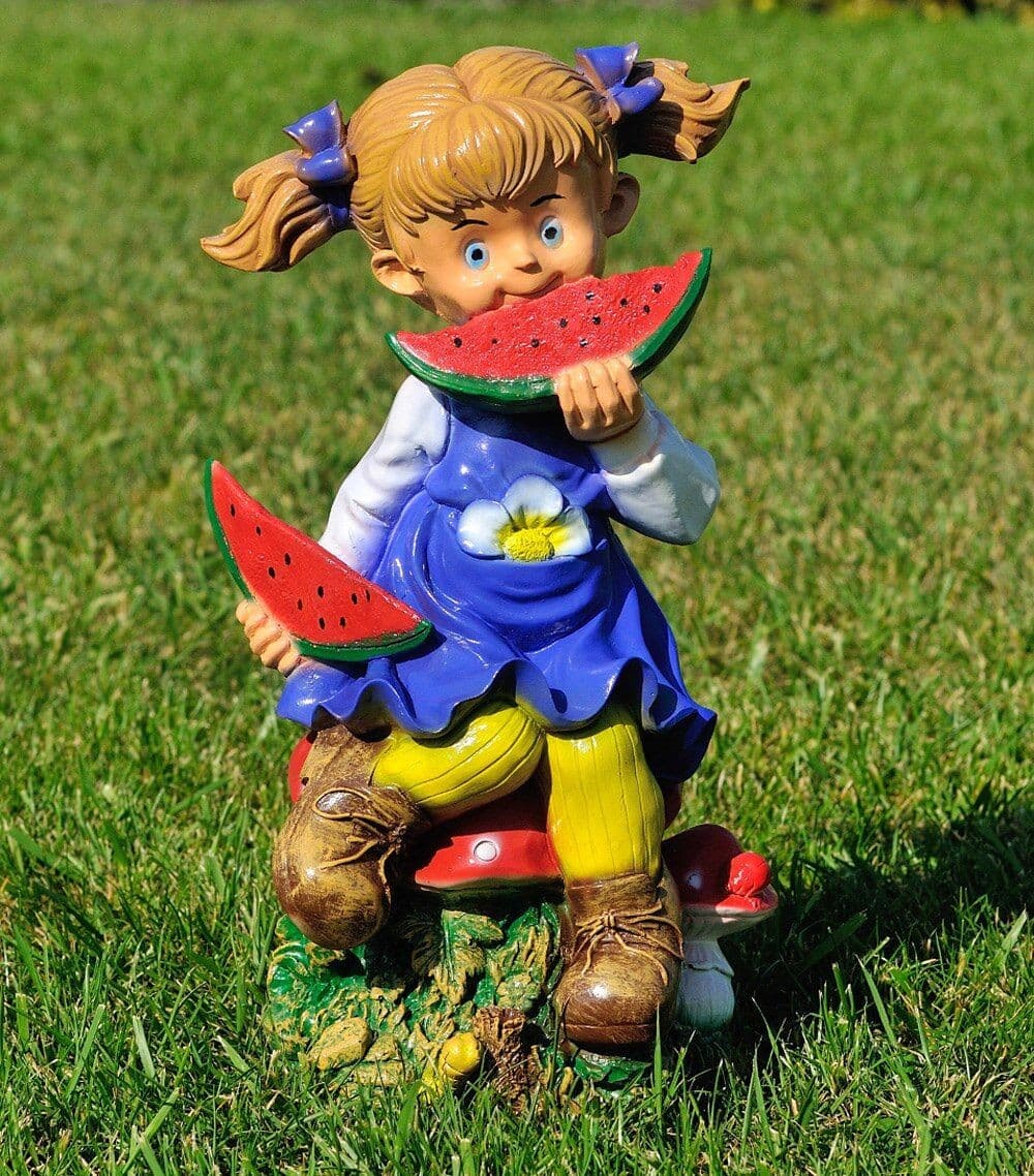 Декоративные украшения Art Figure Девочка с арбузом (5.661)